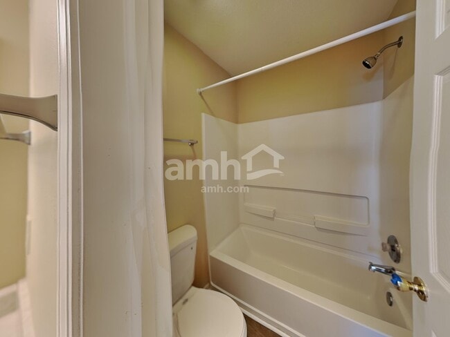 Building Photo - 626 Hickory Pine Dr