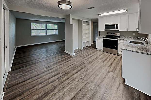 Building Photo - 4949 Lake Ridge Ln