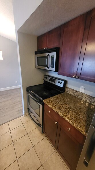 Building Photo - 5140 Conroy Rd