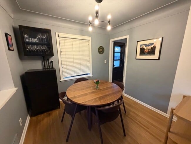 Building Photo - Stylishly Updated 4BR Home in the Heart of Northeast Minneapolis!