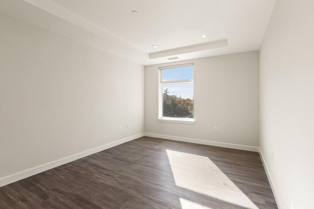 Building Photo - 26 Collins Ave