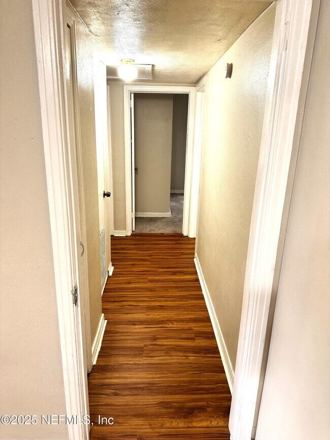 Building Photo - 763 Gardenia Ln