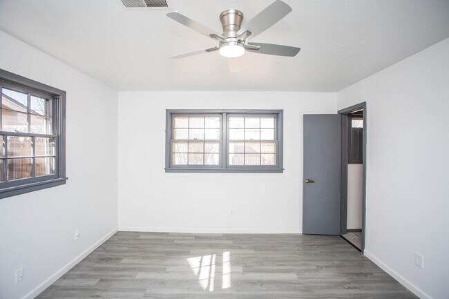 Building Photo - 6114 Nashville Ave