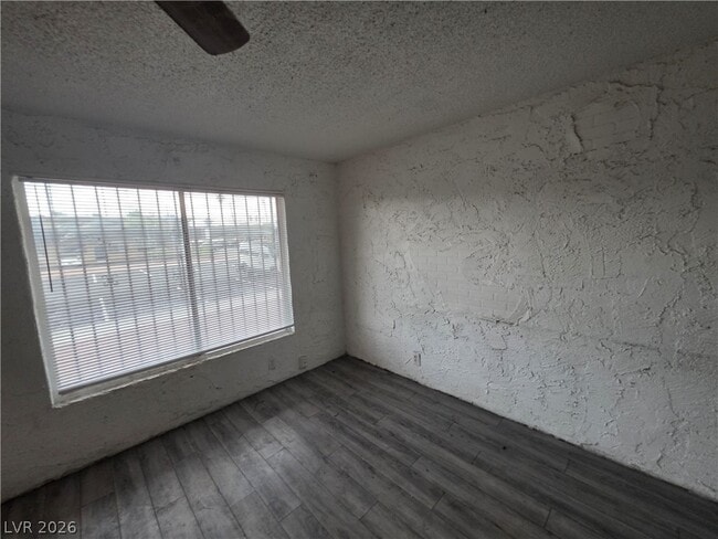 Building Photo - 595 S Royal Crest Cir