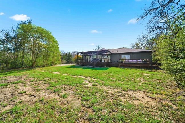 Building Photo - 8052 Perry Ln