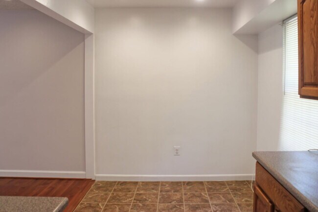 Building Photo - 3032 Churchill Ct