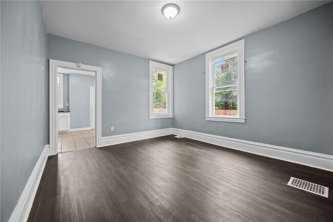 Building Photo - 7807 Kelly St