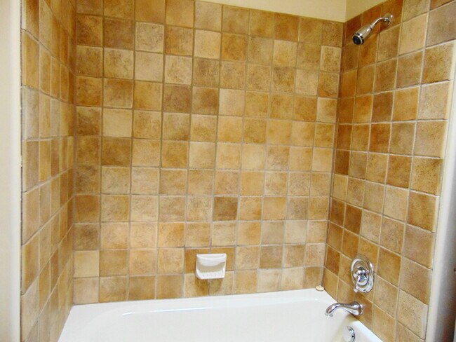 Building Photo - 416 Calle Kokopelli - *LEASE PENDING*