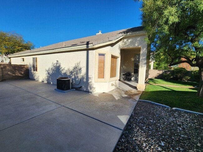 Building Photo - Charming Single-Story Pulte Home in a corner lot. 0