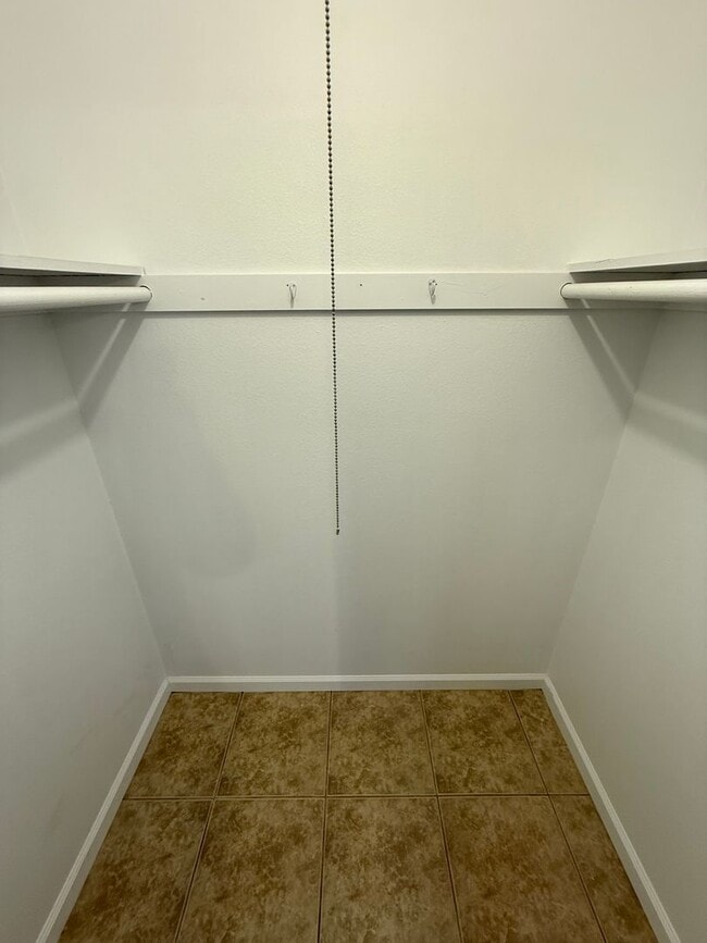 Building Photo - Charming 2-Bedroom, 2-Bathroom Home in 55 ...