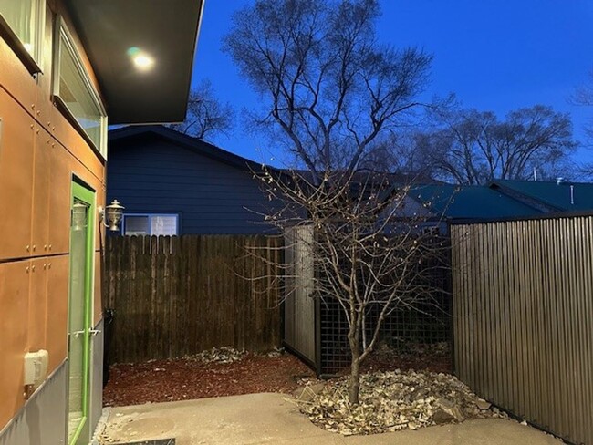 Building Photo - Modern Studio Eastside of Flagstaff- AVAIL...