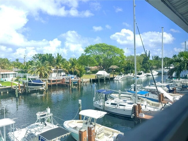 Building Photo - 2533 NE 15th St