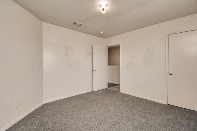 Building Photo - 8914 Pecan Pl Dr