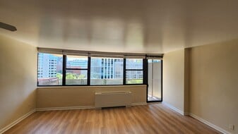 Building Photo - 270 Marin Blvd