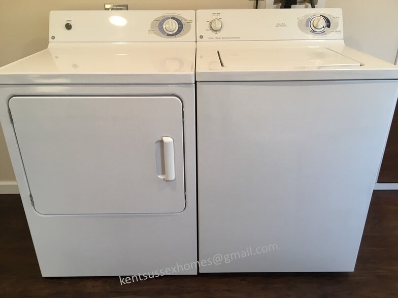 Washer/dryer - 9765 Westville Rd