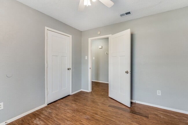 Building Photo - A Perfect Escape: 3 Bedroom House