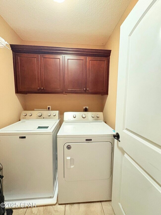 Building Photo - 4523 Bylsma Cir