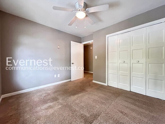 Building Photo - 396 Promenade Ct