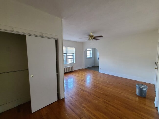Building Photo - 85 Meigs St