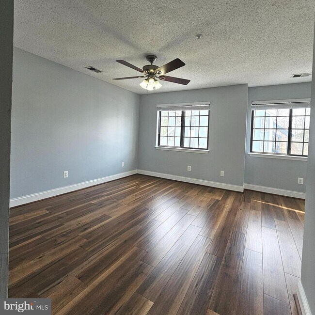 Building Photo - 7009 Birkenhead Pl