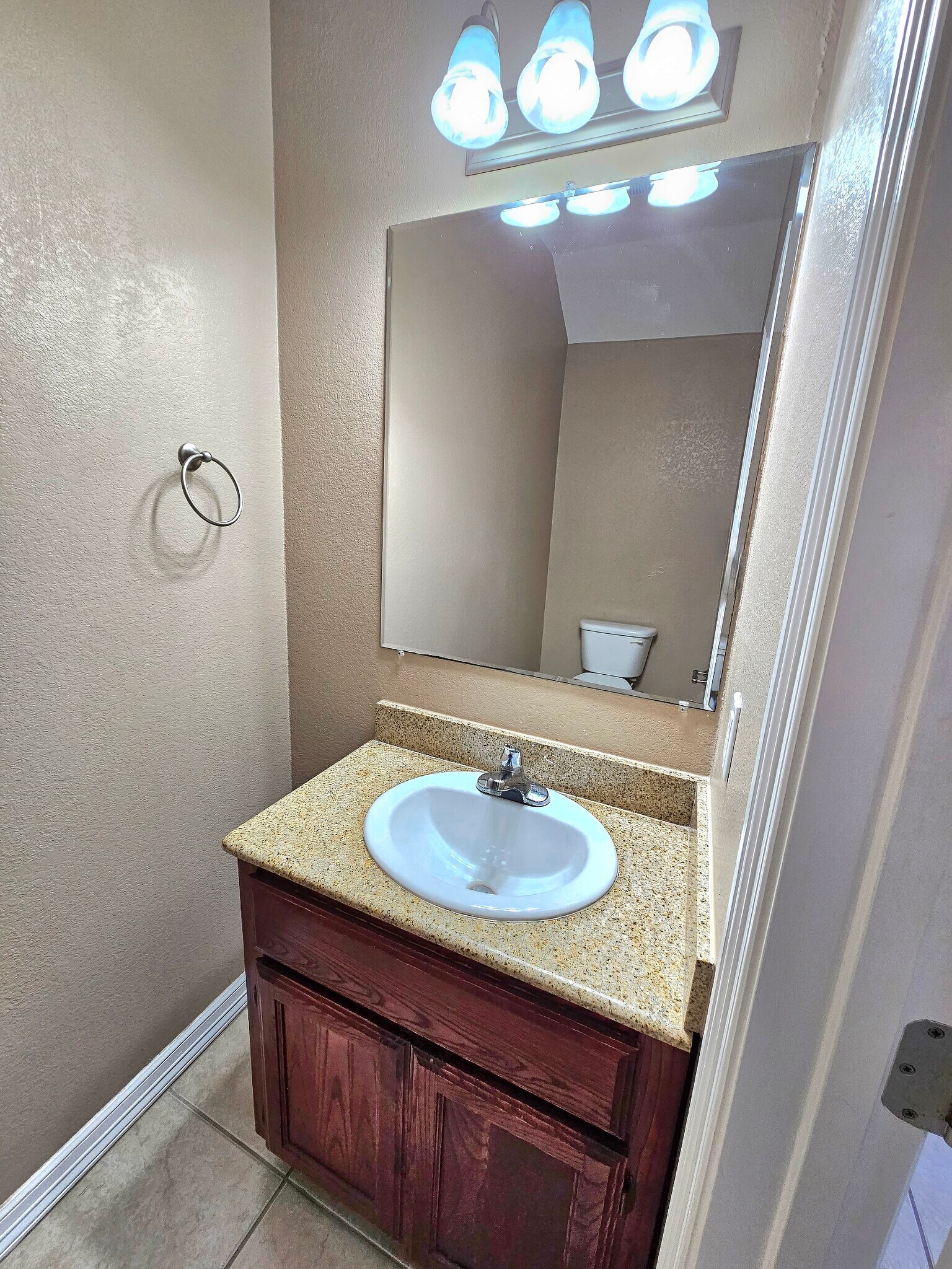 Building Photo - 3013 Treasure Haven Dr