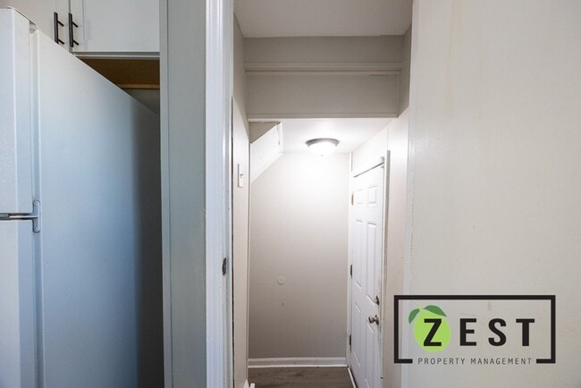 Building Photo - Beautiful house!!!!