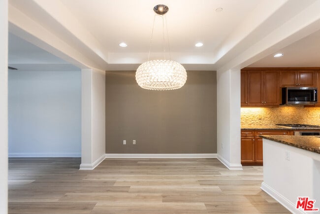 Building Photo - 12975 Agustin Pl