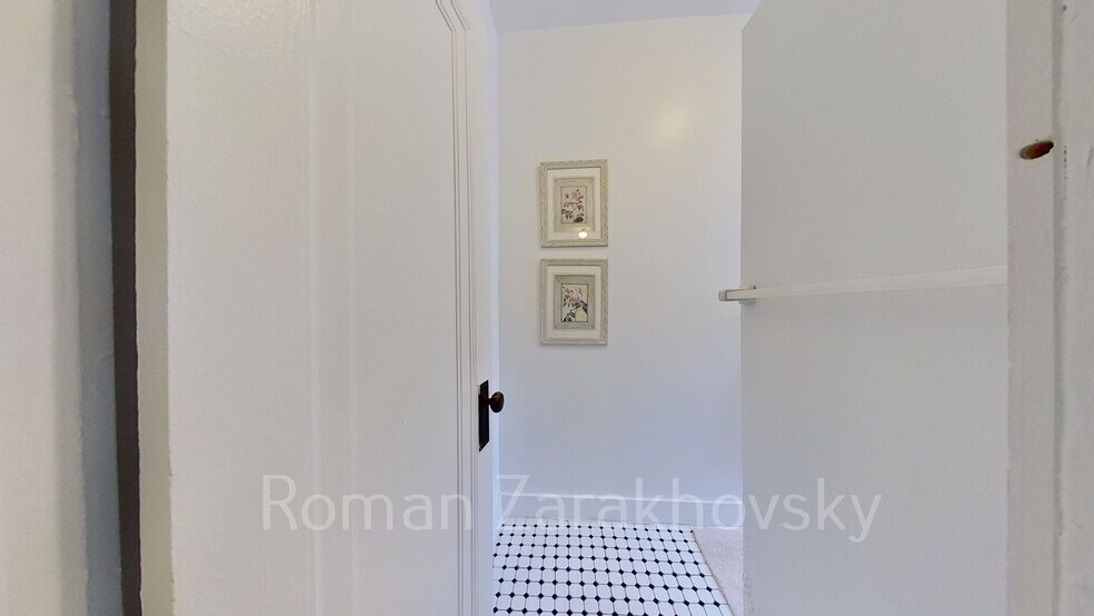 Building Photo - 2 Ayr Rd