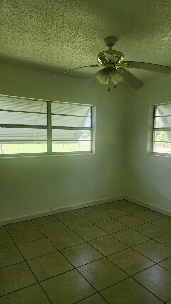 Building Photo - 3751 NW 36th St