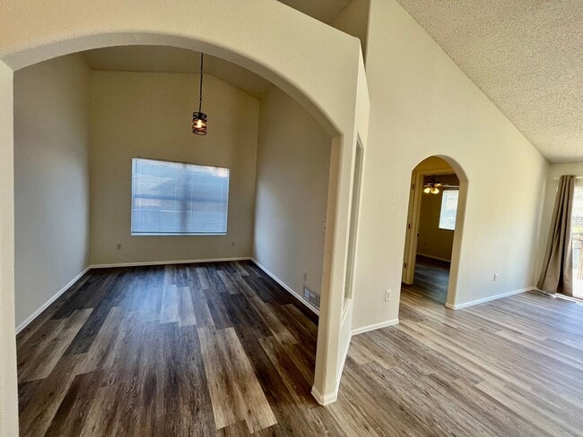 Building Photo - Ranch Style 4 Bedroom Home