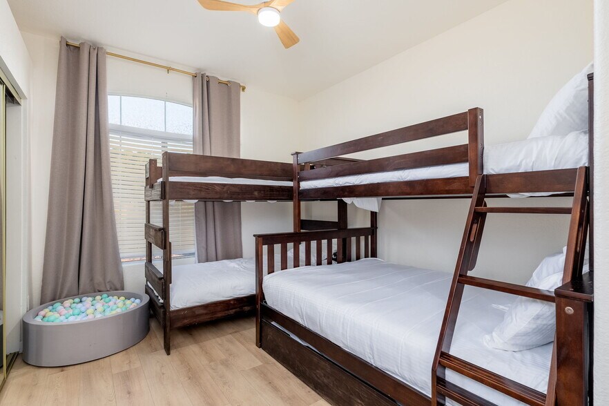 Building Photo - 3514 N Diego