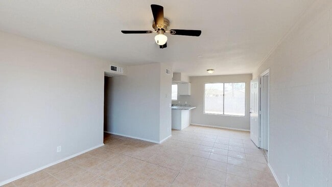 Building Photo - 201 E Thomas St