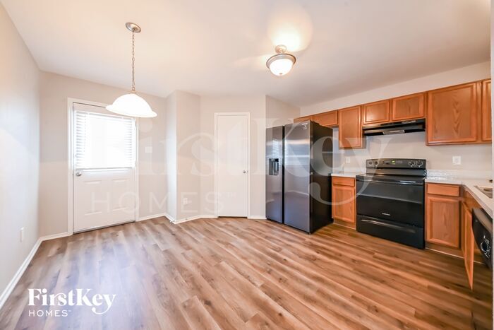 Building Photo - 1152 Warrior Dr