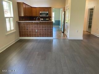 Building Photo - 412 Avenshire Ct