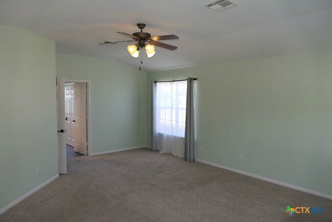 Building Photo - 413 Cattail Cir