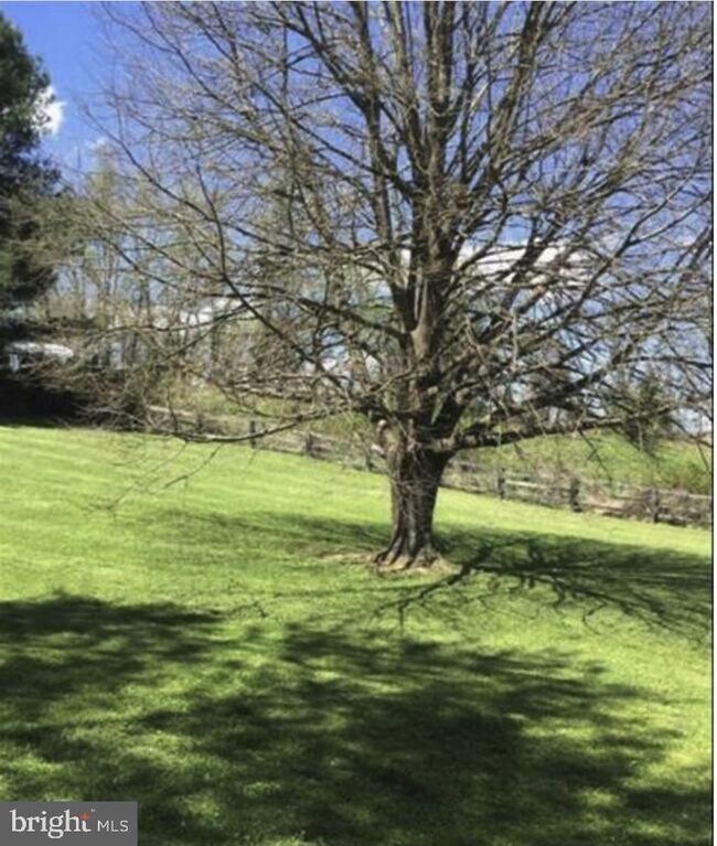 Building Photo - 15537 Carroll Rd