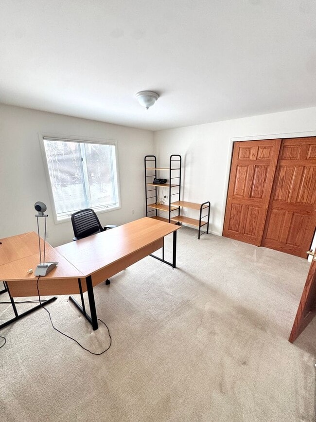 Building Photo - GRAND FIVE BEDROOM HOME