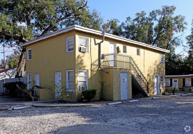 Primary Photo - 1858 Cornell Ave