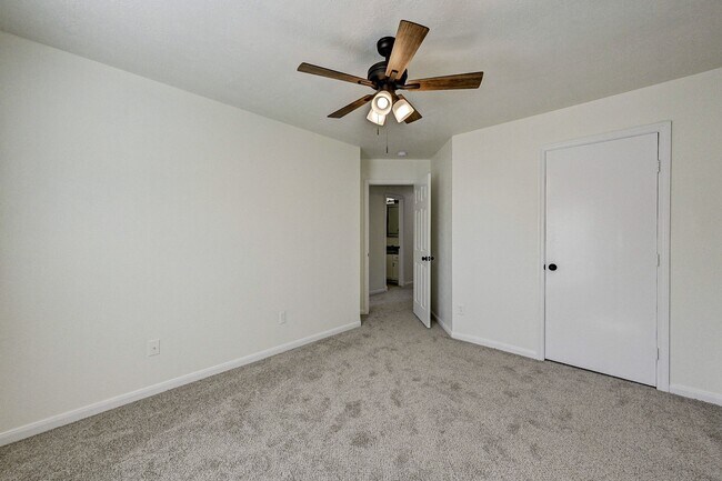 Building Photo - 15127 Trumpet Vine Ln