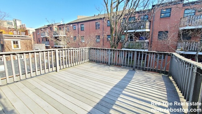 Apt 2 - 26 Fayette St