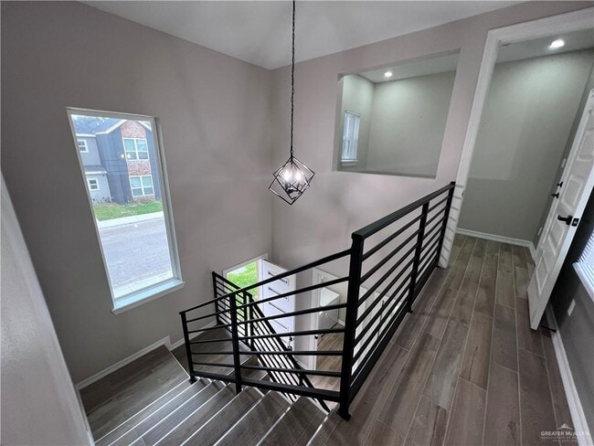 Building Photo - 36 N Crown Point