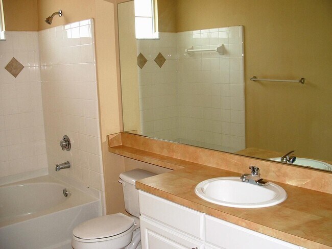 Building Photo - 9833 Baywinds Blvd