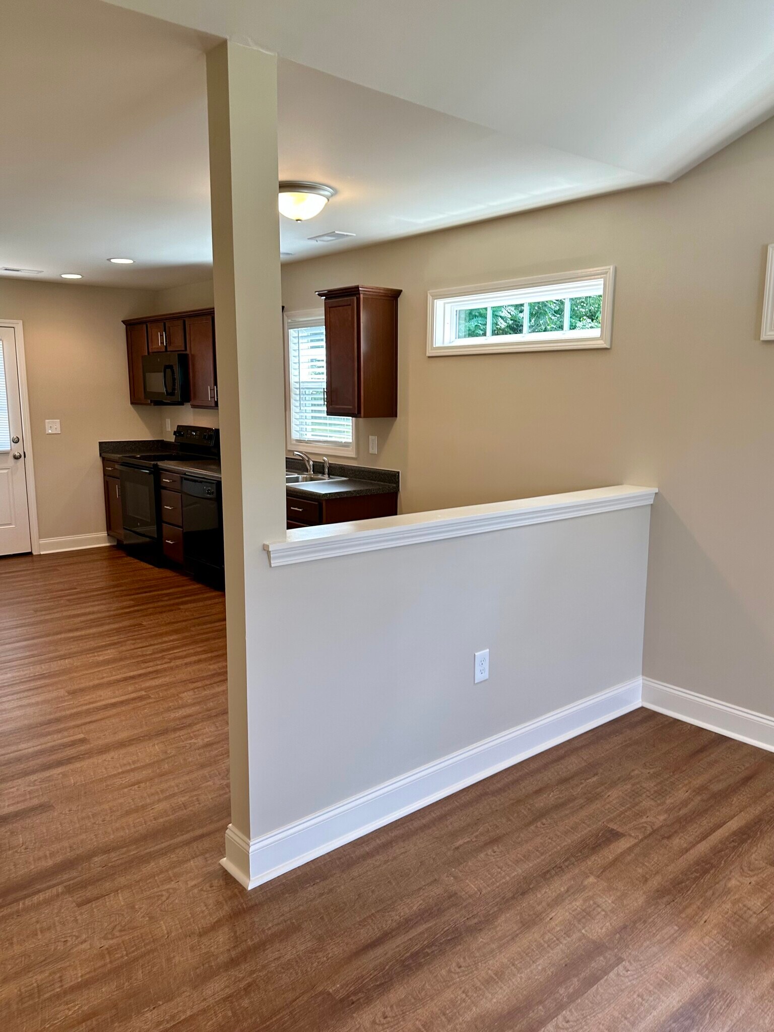 Entry to spacious kitchen - 891 Old Vinton Mill Rd NE Unit B