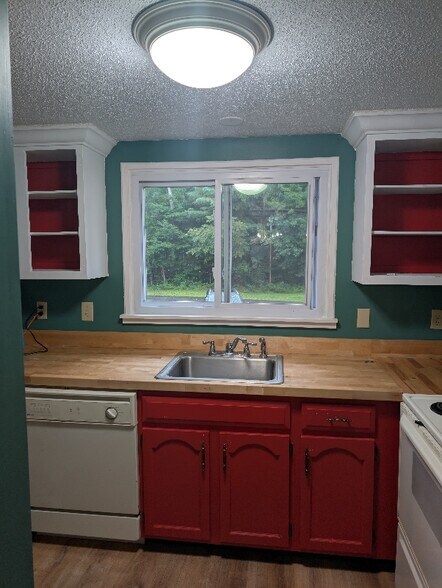 Building Photo - 52 Orris Rd