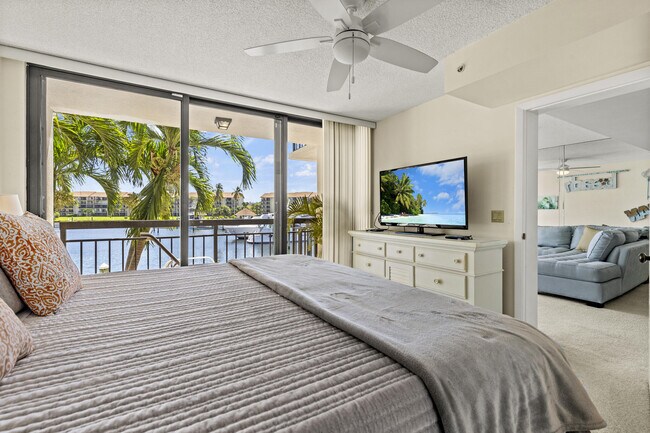 Building Photo - 2401 Marina Isle Way
