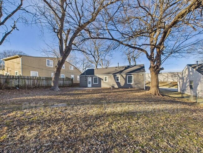 Building Photo - 5017 Dodson Ave