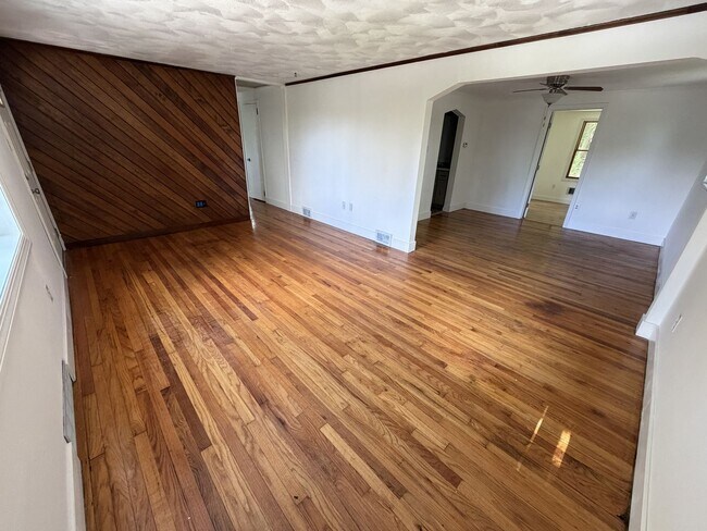 Building Photo - Price drop!  4 bedroom home now Available for Rent in Peters!