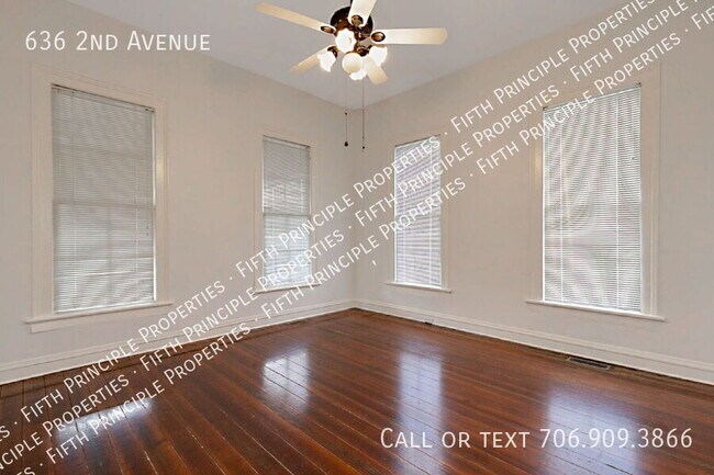 Building Photo - 636 2nd Ave