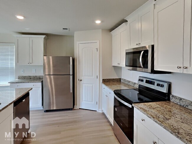 Building Photo - 265 Royal Mdw Dr