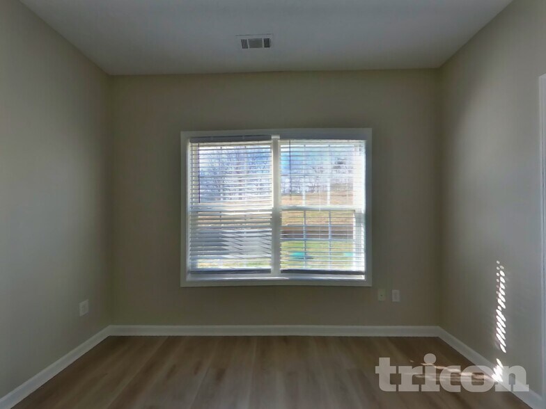 Building Photo - 1118 The by Way